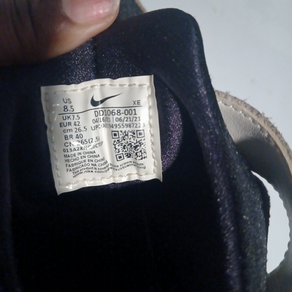 Nike black & white